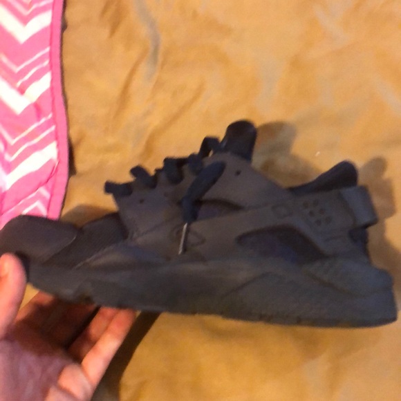 Nike’s - Picture 3 of 5